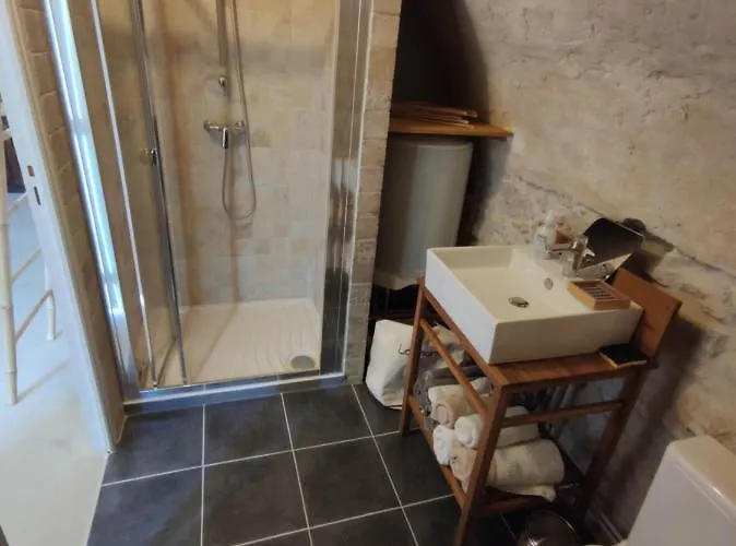 بيت للعطل Le Mazet 1823 *